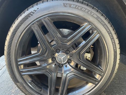 Used 2011 Mercedes-Benz ML 63 AMG 4MATIC image 29