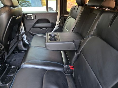 Used 2024 Jeep Wrangler Unlimited Rubicon 4xe w/ Convenience Group image 26