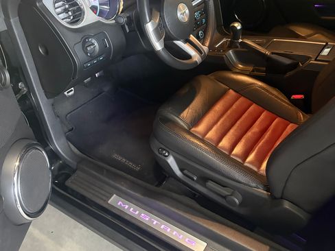 Used 2012 Ford Mustang Premium image 2