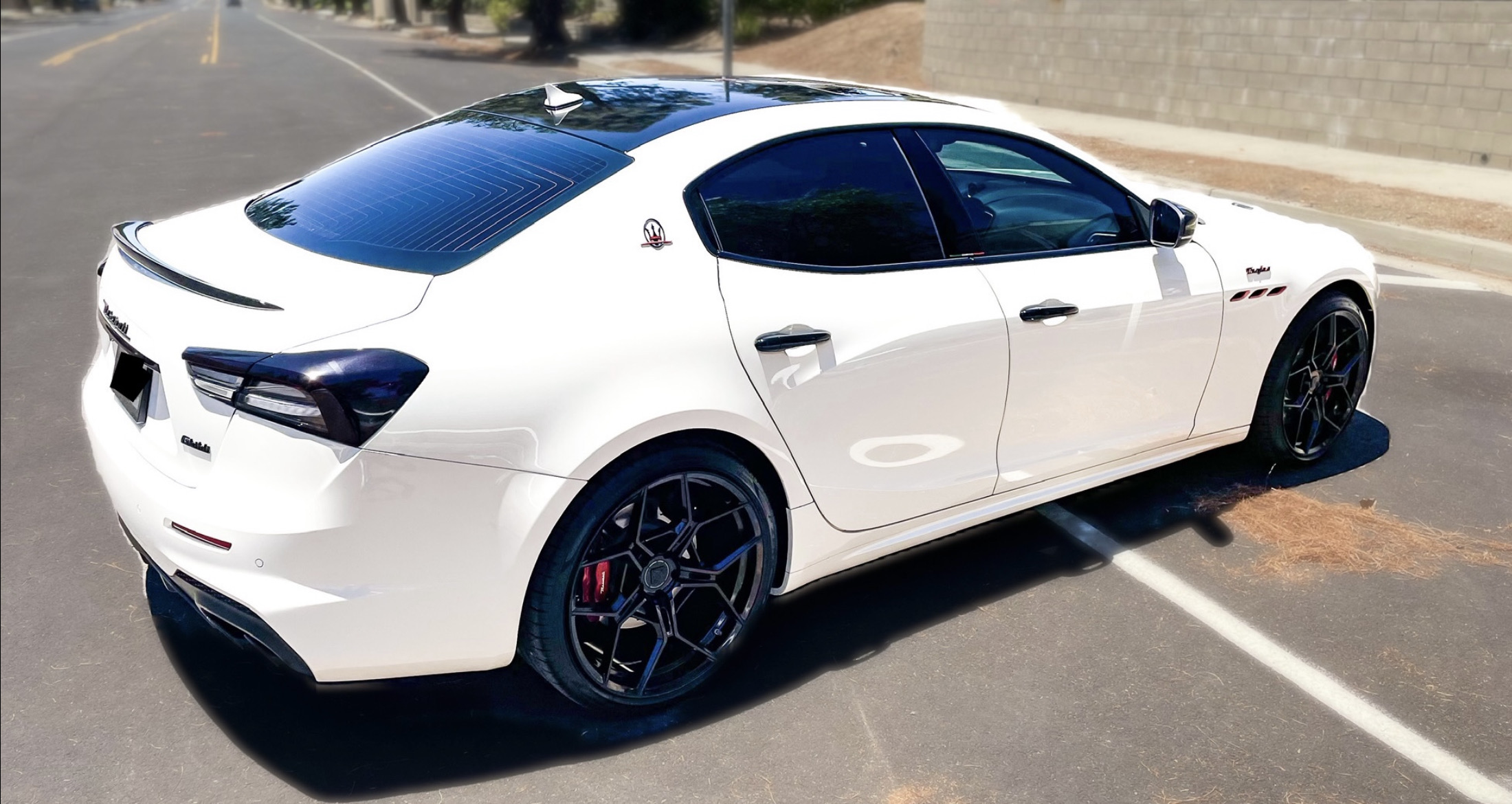 Used 2021 Maserati Ghibli Trofeo RWD image 2
