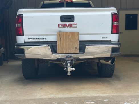 Used 2015 GMC Sierra 2500 SLT w/ Duramax Plus Package AWD/4WD image 11