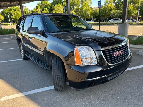Used 2008 GMC Yukon SLE RWD image 2