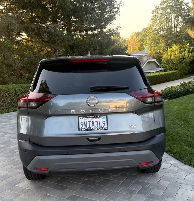 Used 2023 Nissan Rogue SV FWD image 4