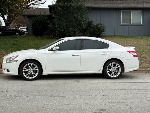 Used 2011 Nissan Maxima 3.5 SV image 1