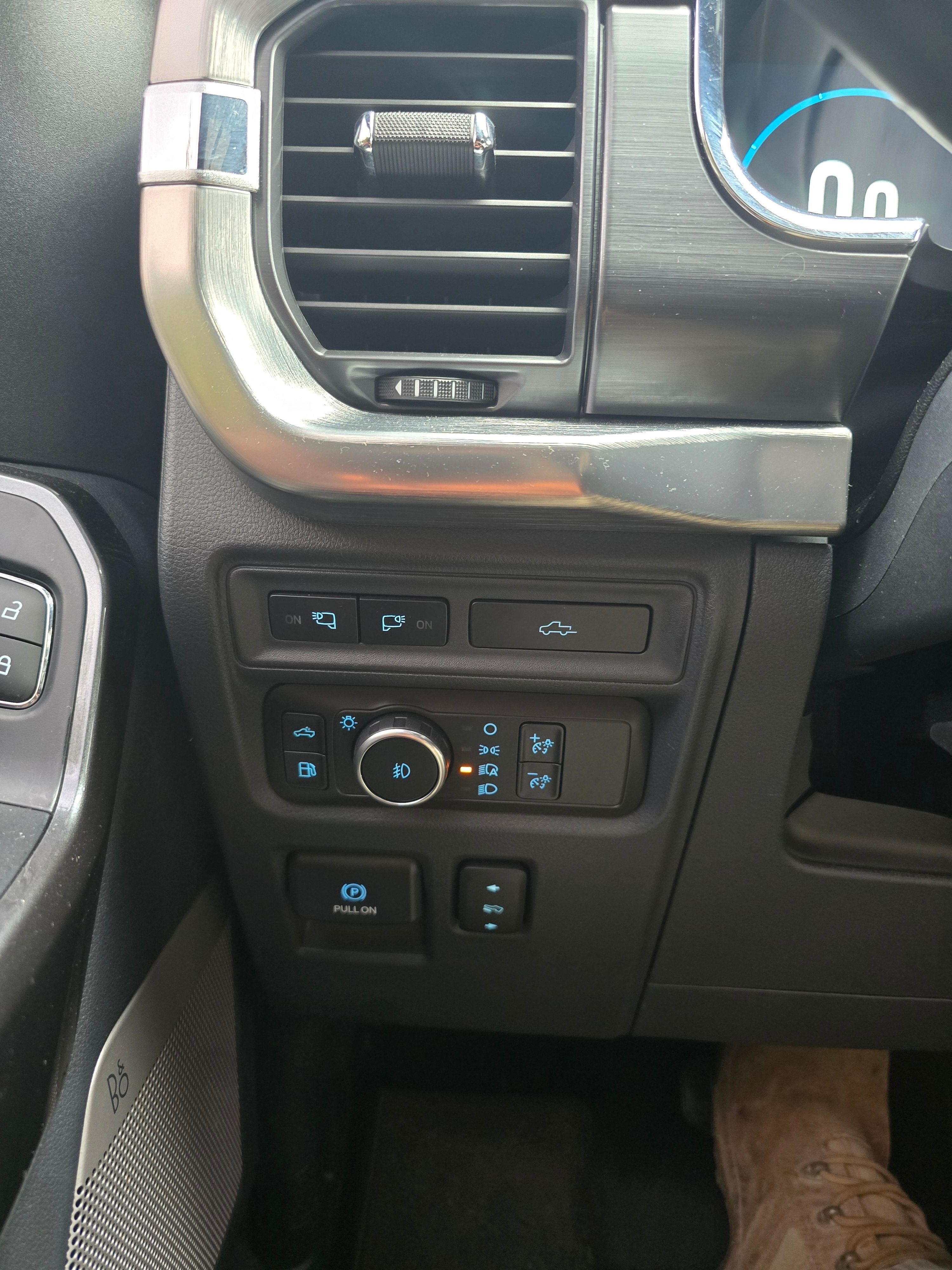 Used 2021 Ford F150 Lariat AWD/4WD image 16