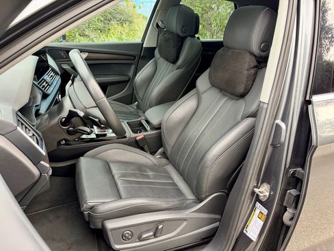 Used 2022 Audi Q5 e Premium Plus w/ Premium Plus Package image 10