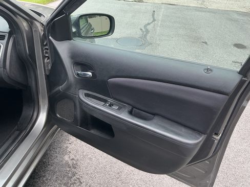 Used 2013 Chrysler 200 Touring FWD image 13