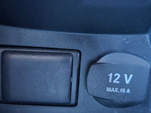 Used 2017 INFINITI QX30 Premium w/ Navigation Package image 24