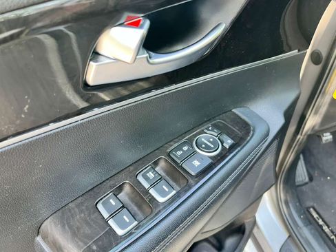 Used 2017 Kia Sorento LX AWD/4WD image 18