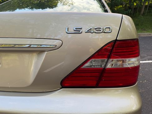 Used 2005 Lexus LS 430 RWD image 32