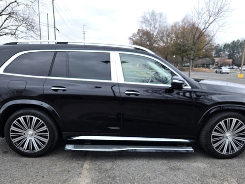 Used 2023 Mercedes-Benz Maybach GLS 600 4MATIC image 4