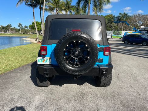 Used 2017 Jeep Wrangler Unlimited Sport image 5