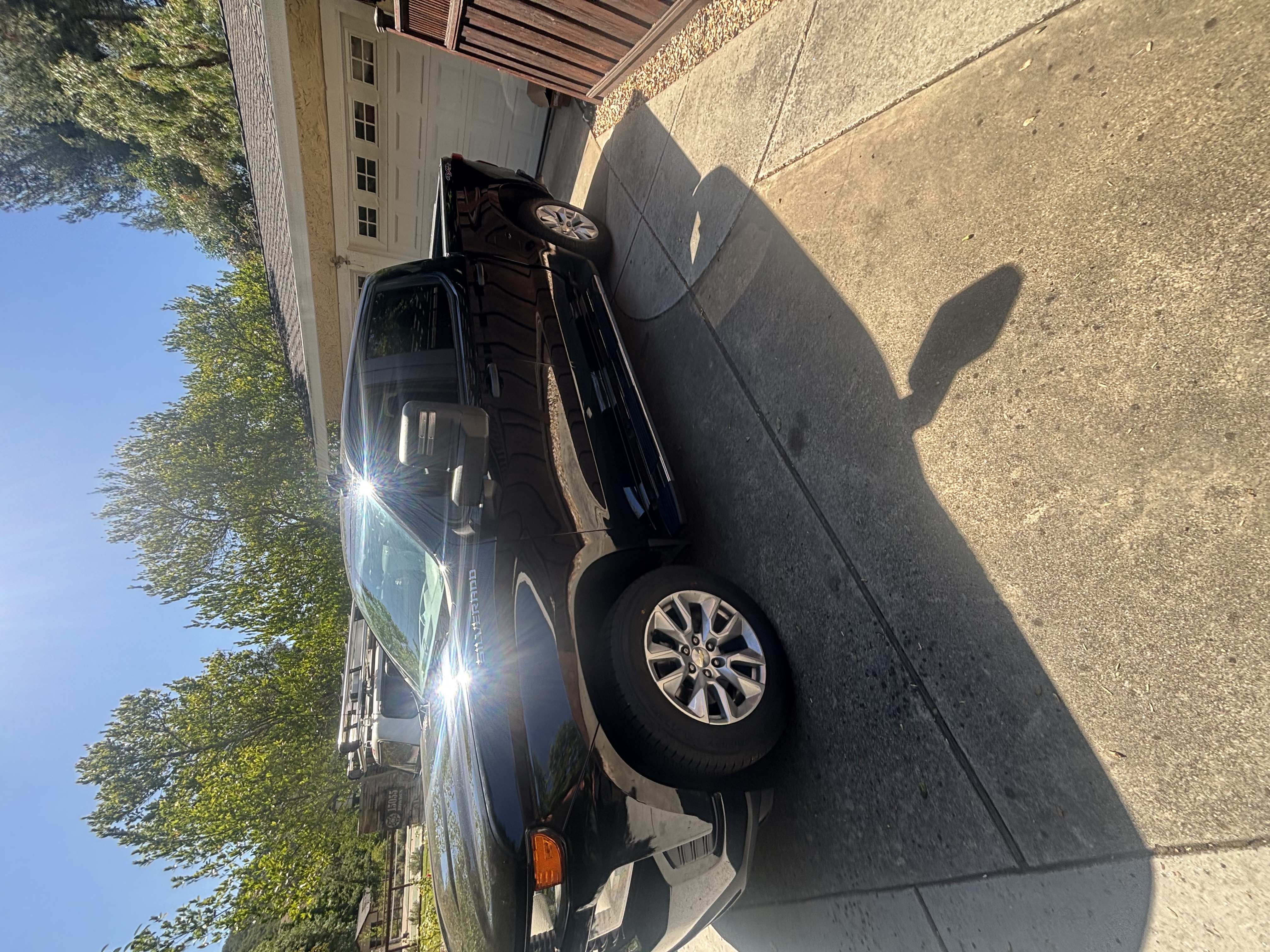 Used 2019 Chevrolet Silverado 1500 Custom w/ Custom Max Trailering Package AWD/4WD image 9
