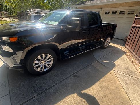 Used 2019 Chevrolet Silverado 1500 Custom w/ Custom Max Trailering Package AWD/4WD image 9