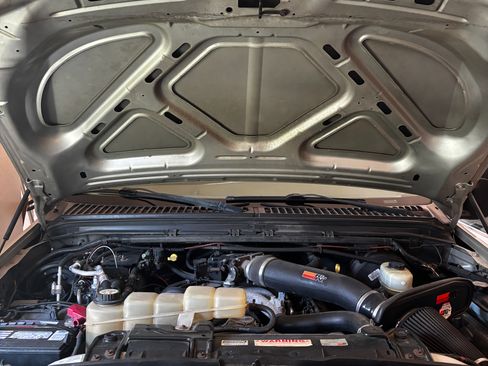 Used 2005 Ford Excursion XLT AWD/4WD image 18