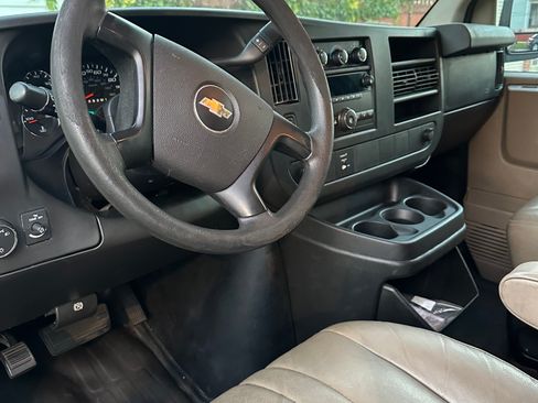 Used 2014 Chevrolet Express 2500 image 5