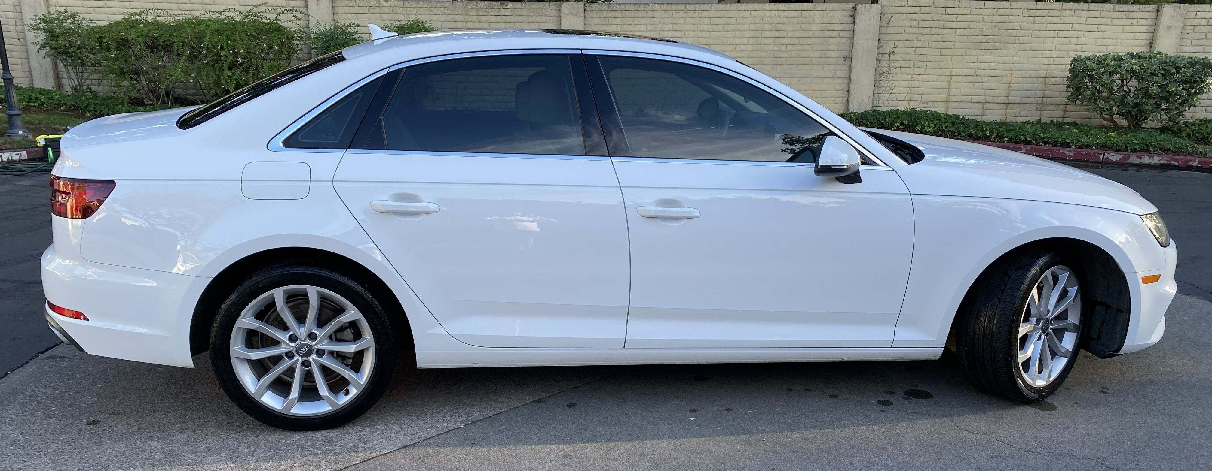 Used 2019 Audi A4 2.0T Premium w/ Convenience Package FWD image 1