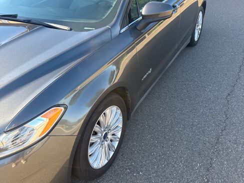 Used 2016 Ford Fusion S image 2