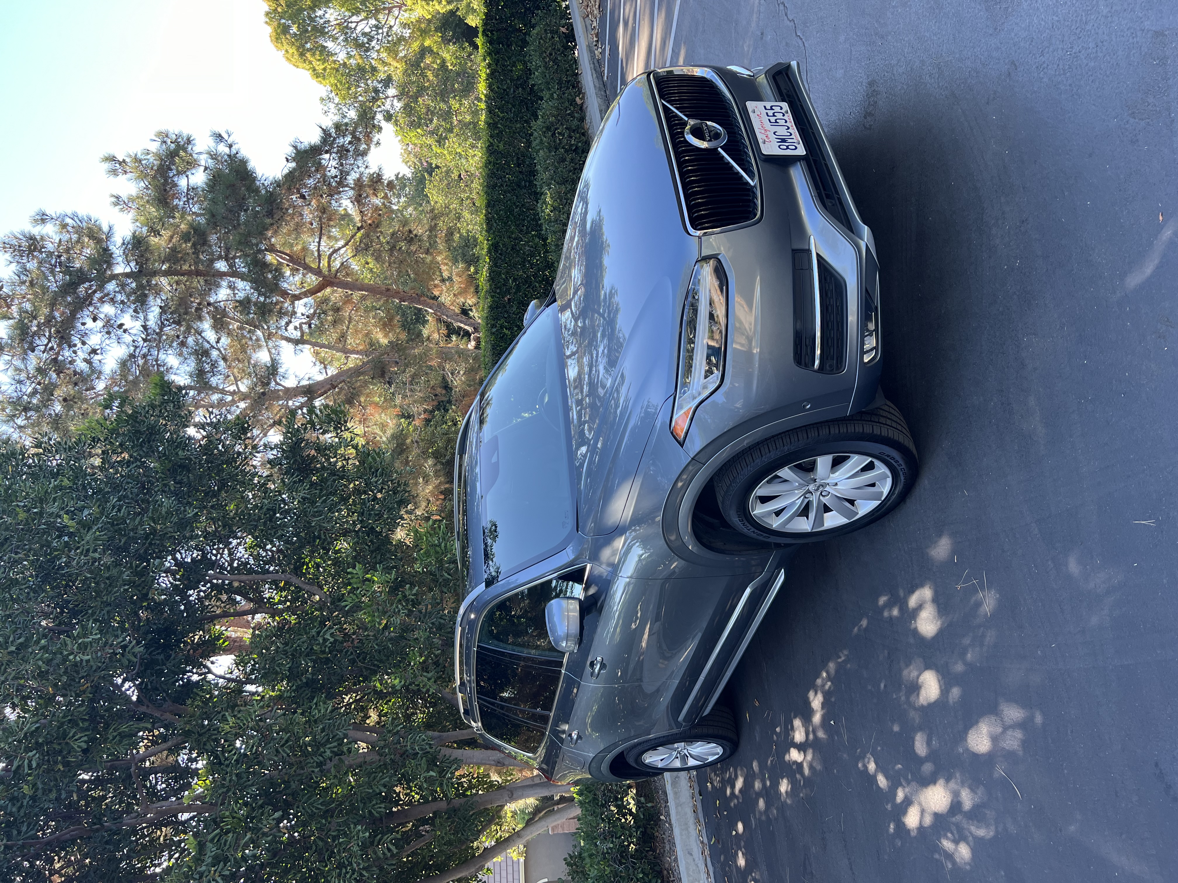 Used 2018 Volvo XC90 T5 Momentum w/ Convenience Package AWD/4WD image 1