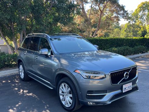 Used 2018 Volvo XC90 T5 Momentum w/ Convenience Package image 1