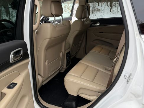 Used 2021 Jeep Grand Cherokee Limited image 14