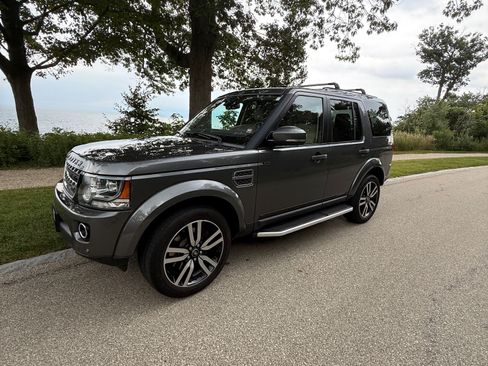 Used 2015 Land Rover LR4 HSE image 2