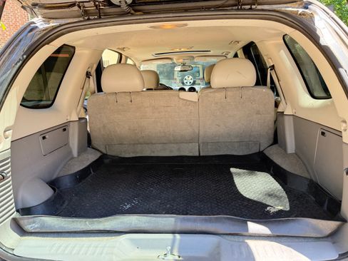 Used 2007 GMC Envoy SLT RWD image 9