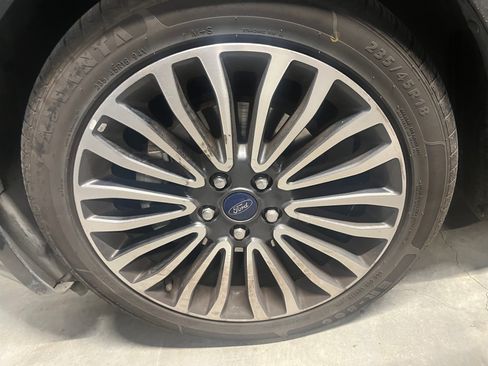 Used 2018 Ford Fusion Titanium image 22