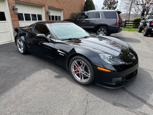 Used 2008 Chevrolet Corvette Z06 w/ Preferred Equipment Group RWD image 2