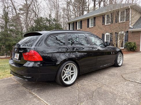 Used 2011 BMW 328i Wagon image 2