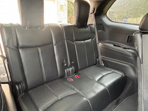 Used 2016 Nissan Pathfinder Platinum w/ Family Entertainment Package image 13