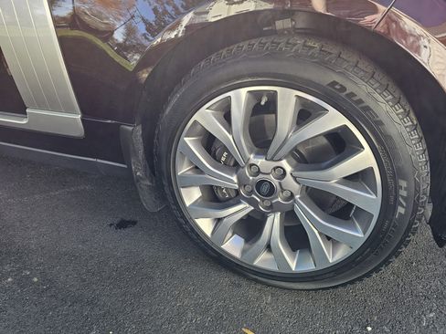 Used 2020 Land Rover Range Rover HSE image 16