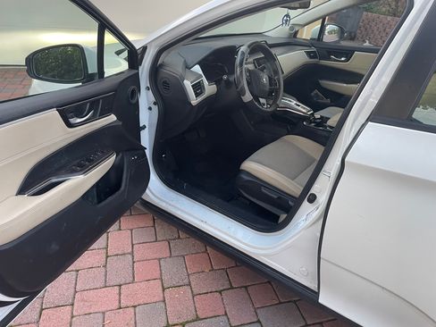 Used 2018 Honda Clarity Plug-In Hybrid image 9