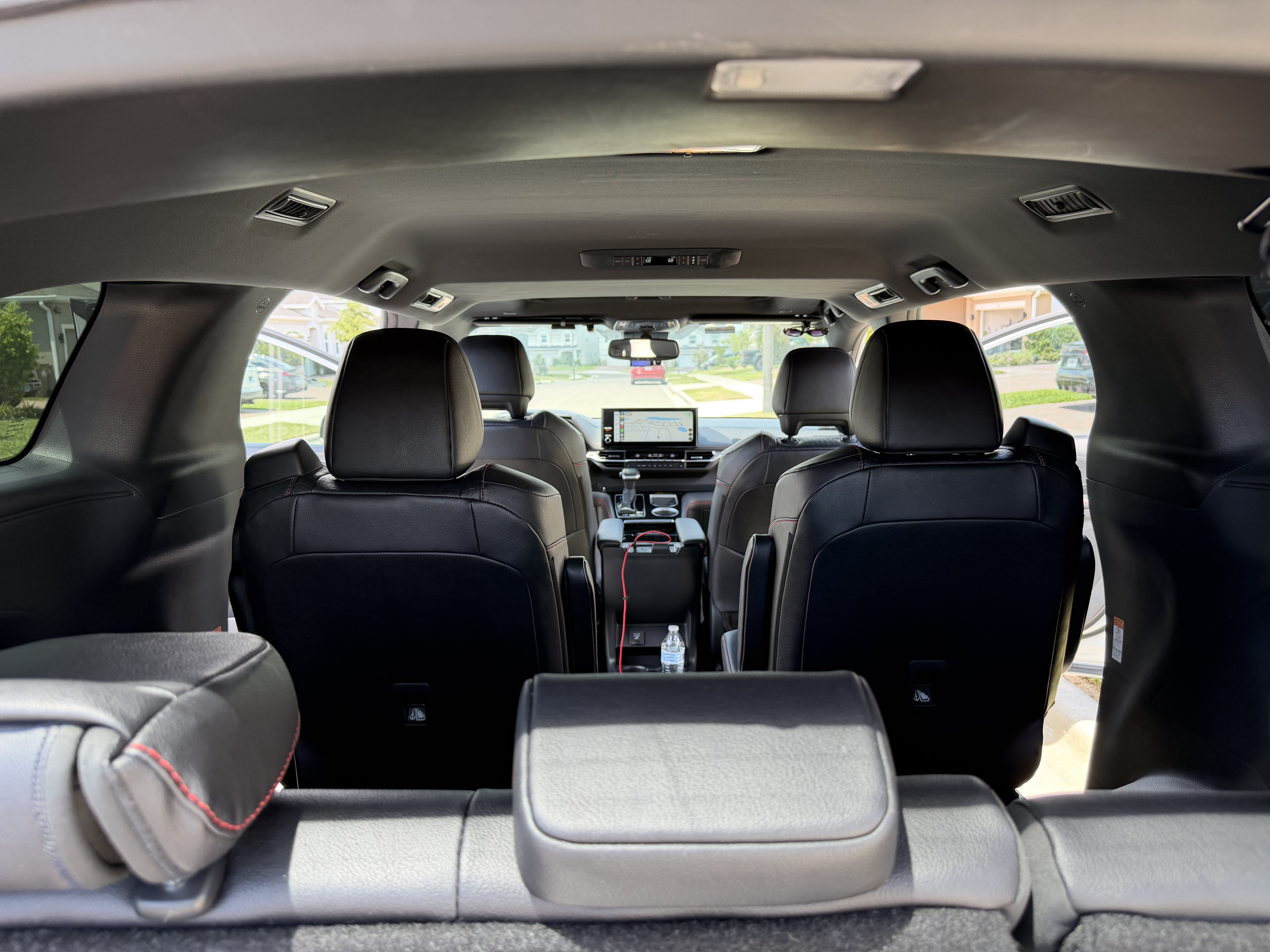 Used 2025 Toyota Sienna XSE w/ XSE Plus Package FWD image 25