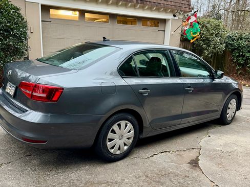 Used 2015 Volkswagen Jetta S image 6