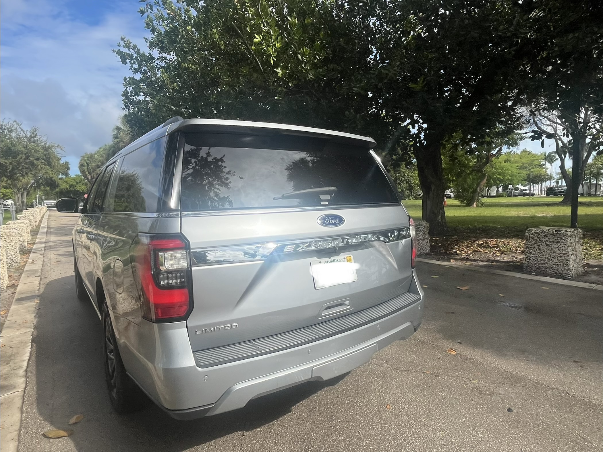 Used 2020 Ford Expedition Max Limited RWD image 15