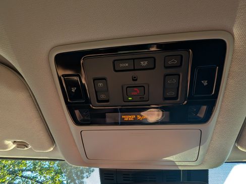 Used 2024 Toyota Grand Highlander AWD Hybrid image 22