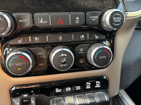 Used 2022 RAM 3500 Laramie image 20