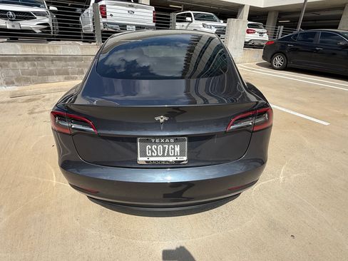 Used 2021 Tesla Model 3 Standard Range Plus RWD image 9