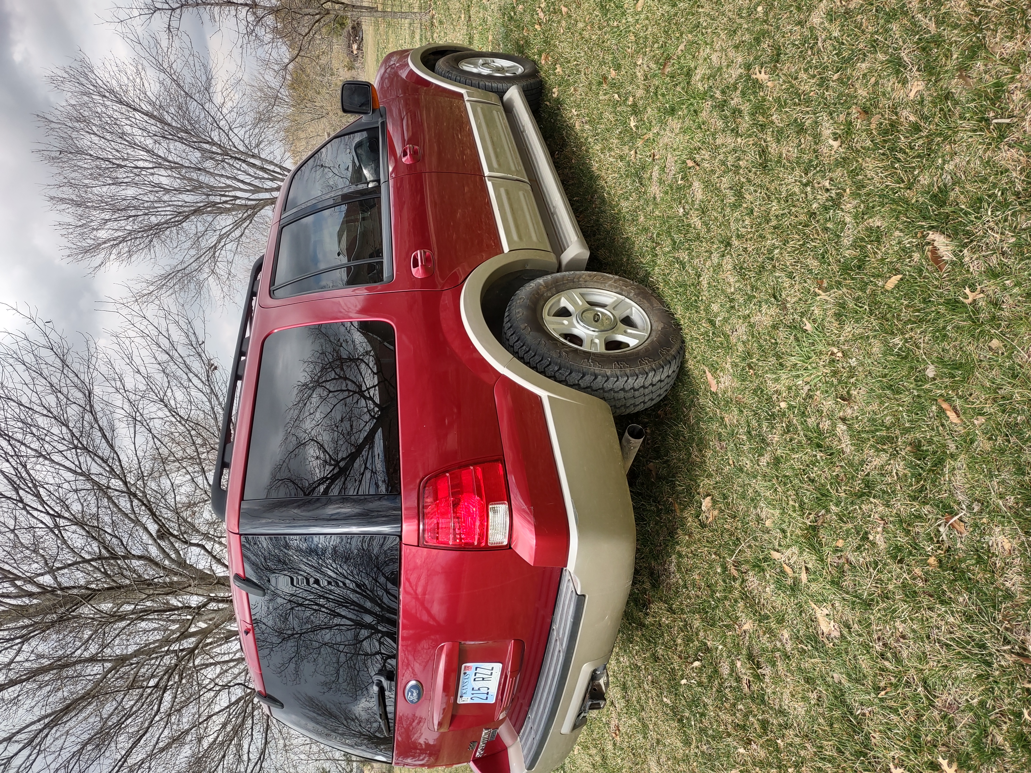 Used 2005 Ford Expedition Eddie Bauer AWD/4WD image 2
