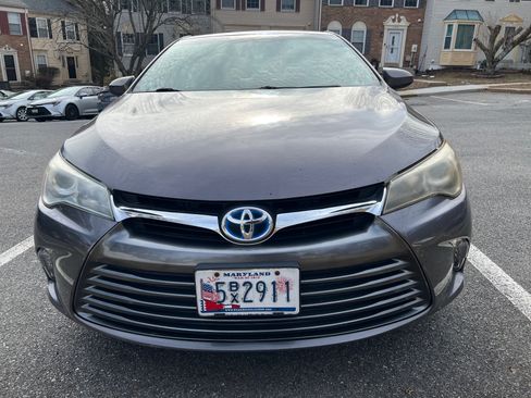 Used 2015 Toyota Camry XLE w/ Moonroof Package image 9
