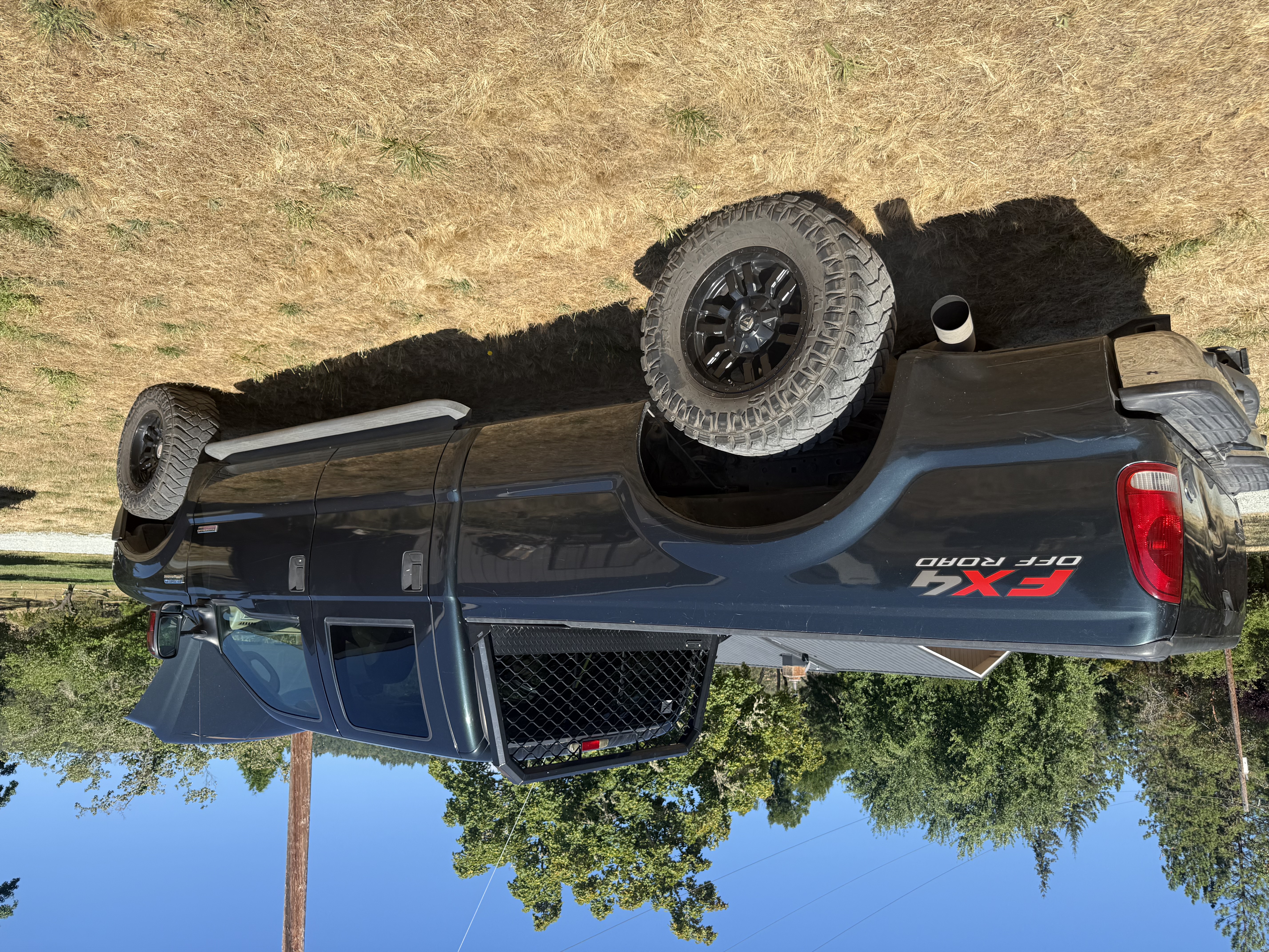 Used 2005 Ford F350 Lariat AWD/4WD image 2