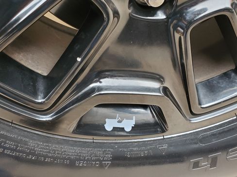 Used 2015 Jeep Wrangler Sport image 24