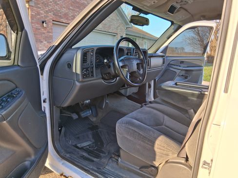 Used 2005 Chevrolet Silverado 1500 LS w/ Light Duty Power Package image 10