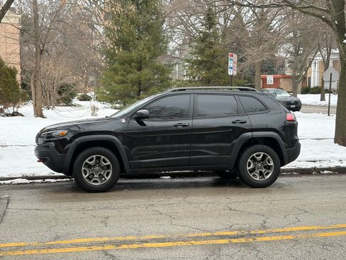 Used 2019 Jeep Cherokee Trailhawk image 1