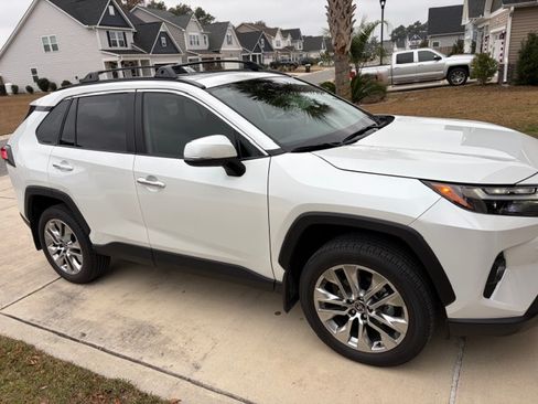 Used 2025 Toyota RAV4 Limited image 5