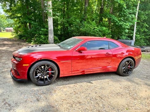 Used 2014 Chevrolet Camaro SS w/ SS Performance Package RWD image 6