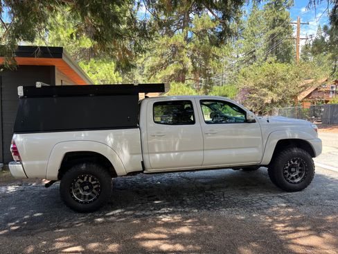 Used 2012 Toyota Tacoma 4x4 Double Cab w/ TRD Sport Pkg image 10
