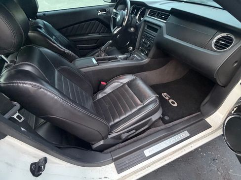 Used 2013 Ford Mustang GT Premium RWD image 15