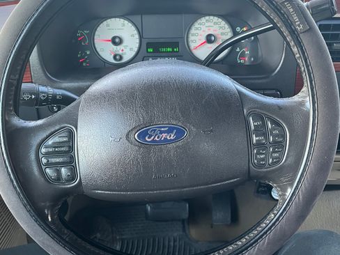 Used 2006 Ford F350 Lariat image 26